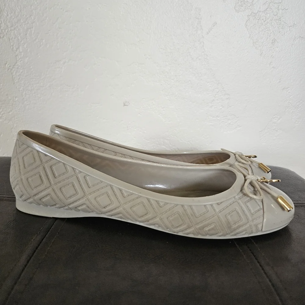 Tory Burch Jelly Taupe Bow‎ Tie Golden Logo Accents Rubber Ballet Flats Sz 6M